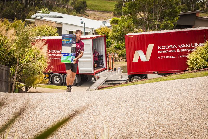 Hayden Unloading - Sydney Brisbane Move